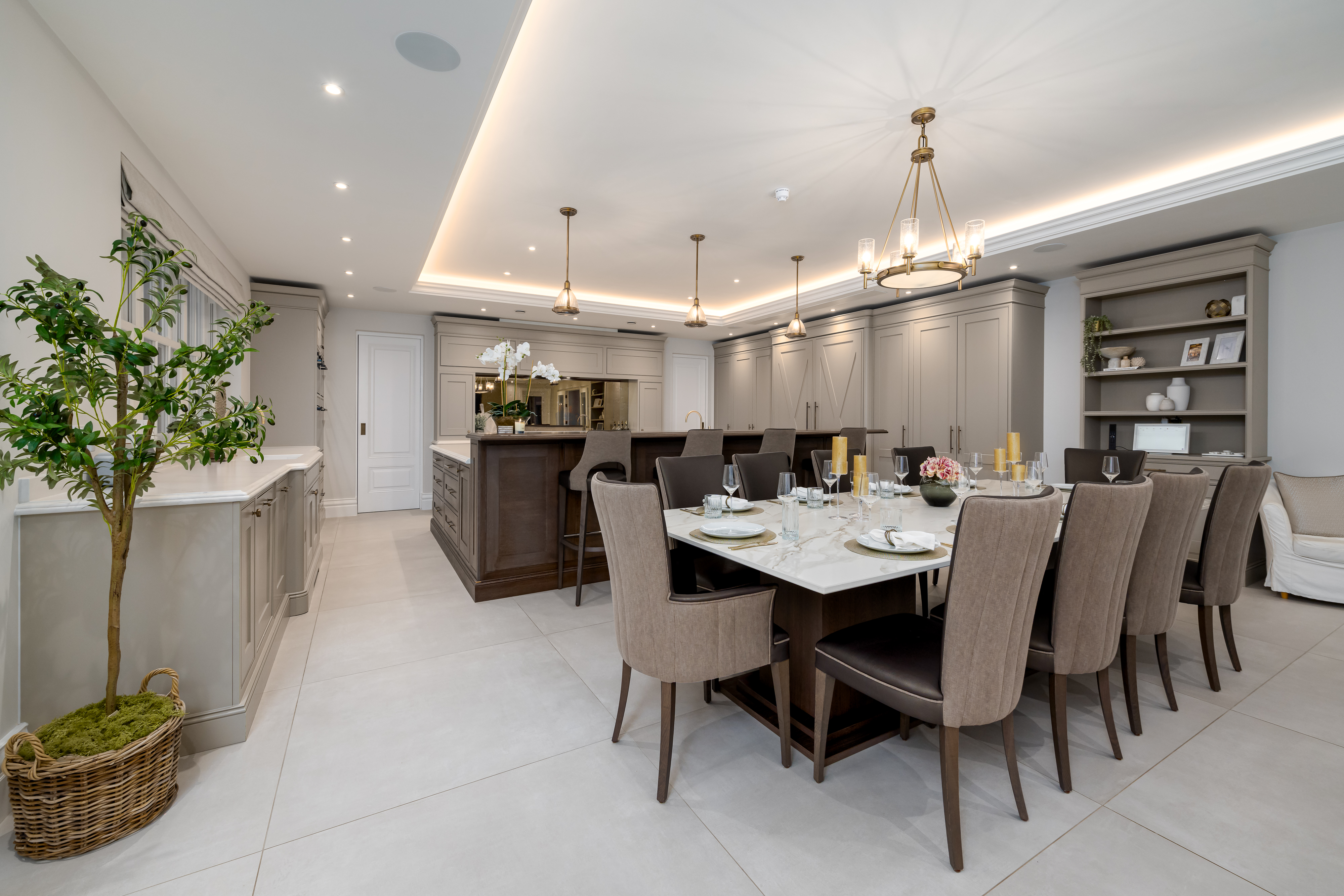 Luxury kitchen and dinning rook